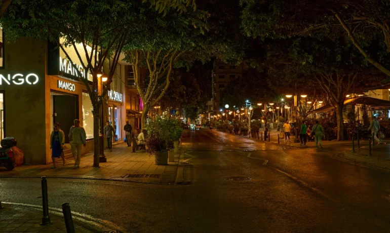limassol anexartisias street at night